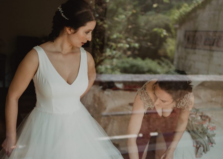 Pareja de novios recién casados en Pazo de Toubes