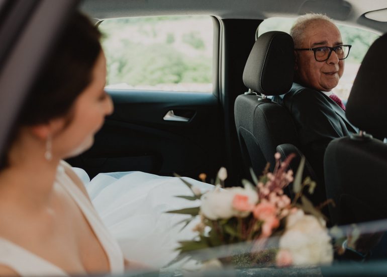 Pareja de novios recién casados en Pazo de Toubes