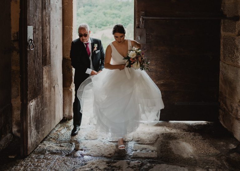 Pareja de novios recién casados en Pazo de Toubes